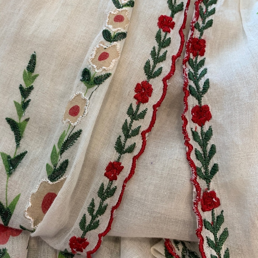 Embroidered Tank - Picture 13 of 16